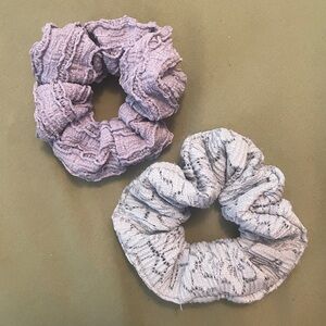 Lace Knit Textured Scrunchie Set in Lavender & Light Blue